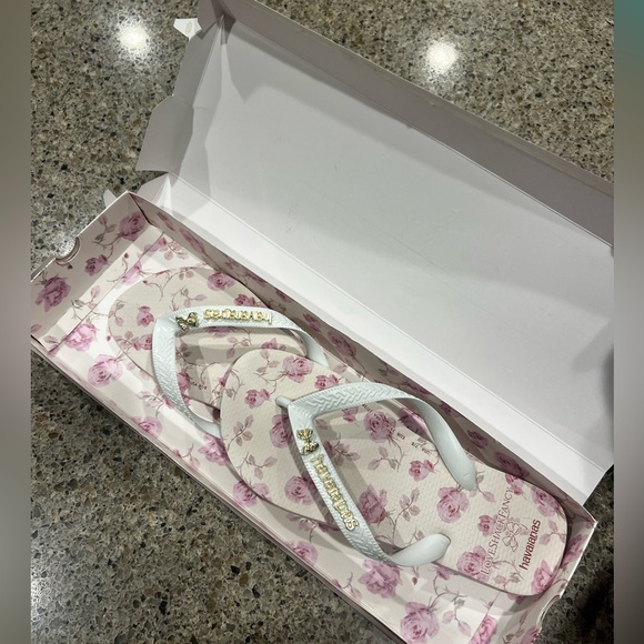 LOVESHACKFANCY HAVAIANAS SIZE 7/8 - Picture 2 of 3